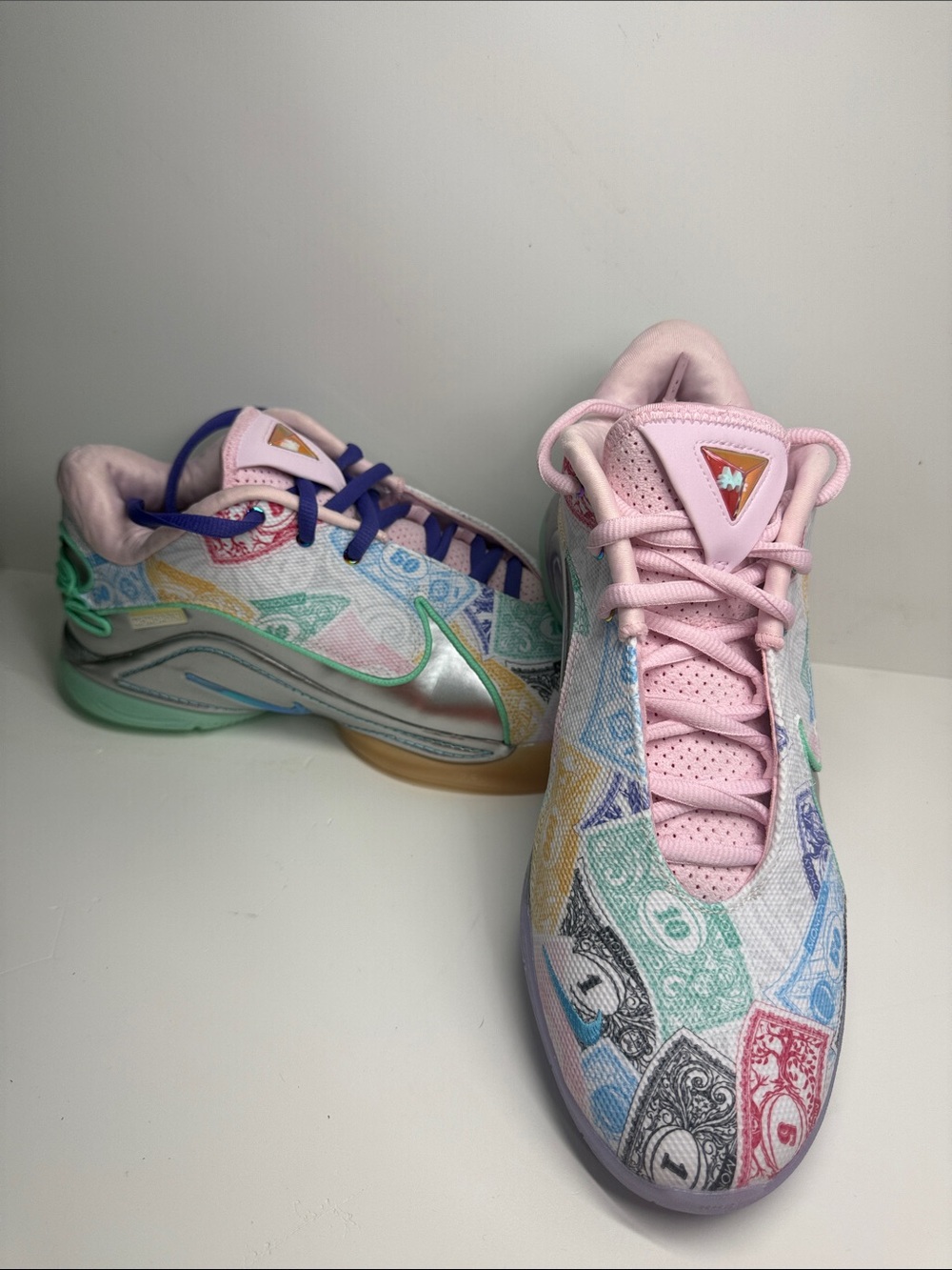 NIKE MONOPOLY edition LeBron Size 10 men.